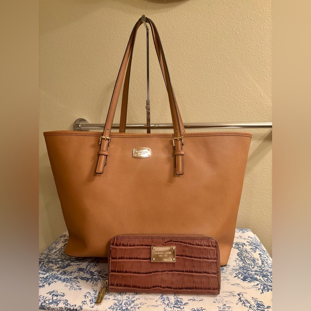 Michael Kors Tote Bag and Zippered Wallet Bundle